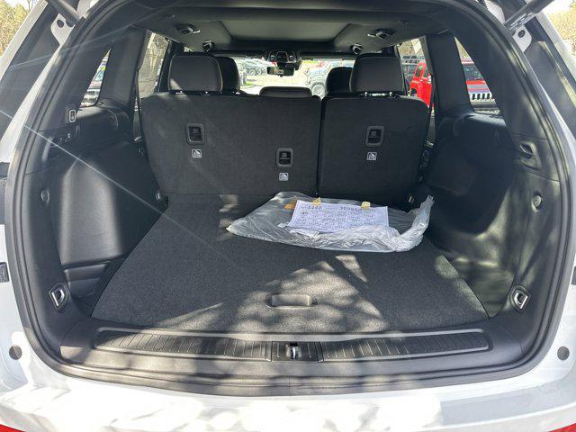 new 2025 Jeep Grand Cherokee car, priced at $51,565