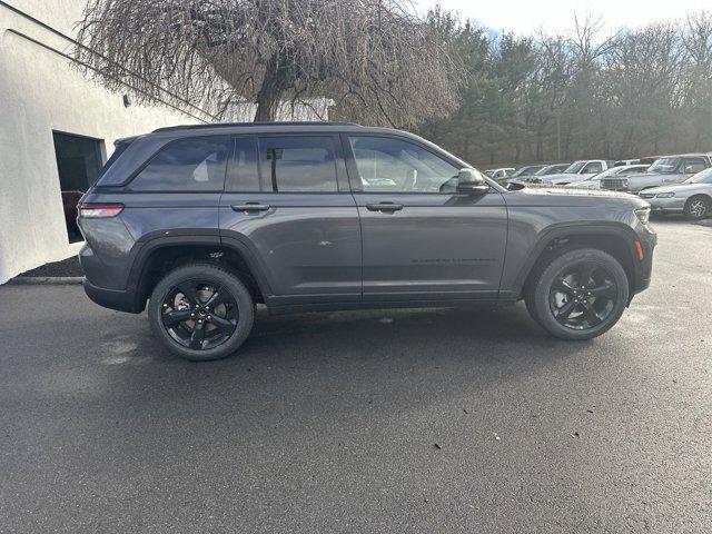 new 2025 Jeep Grand Cherokee car, priced at $52,235