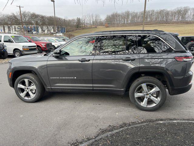 new 2025 Jeep Grand Cherokee car, priced at $48,430