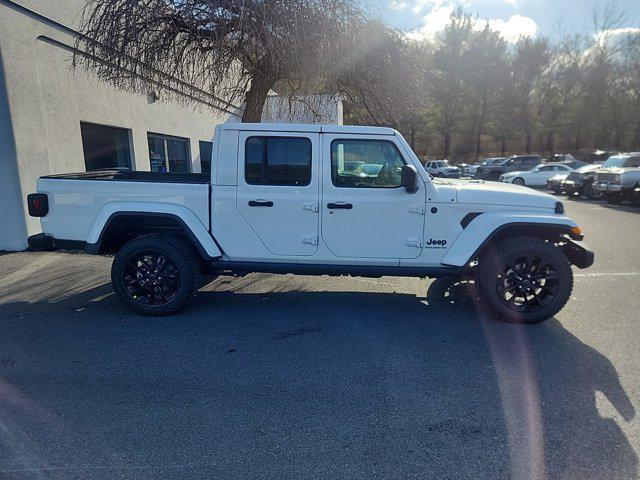 new 2025 Jeep Gladiator car, priced at $41,140