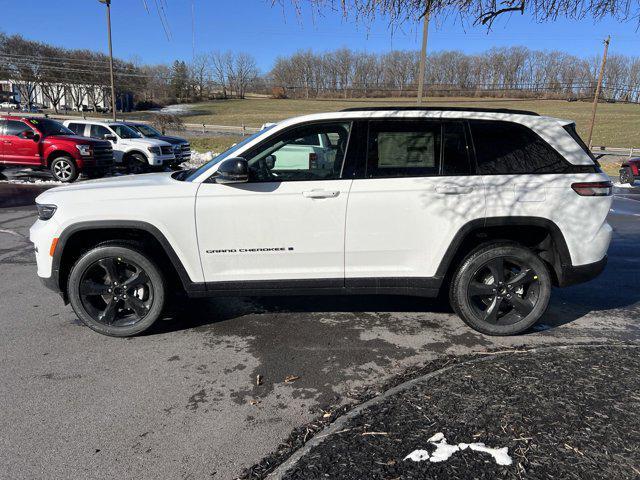 new 2025 Jeep Grand Cherokee car, priced at $43,080