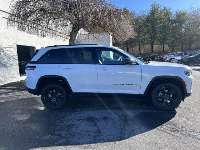 new 2025 Jeep Grand Cherokee car, priced at $43,080