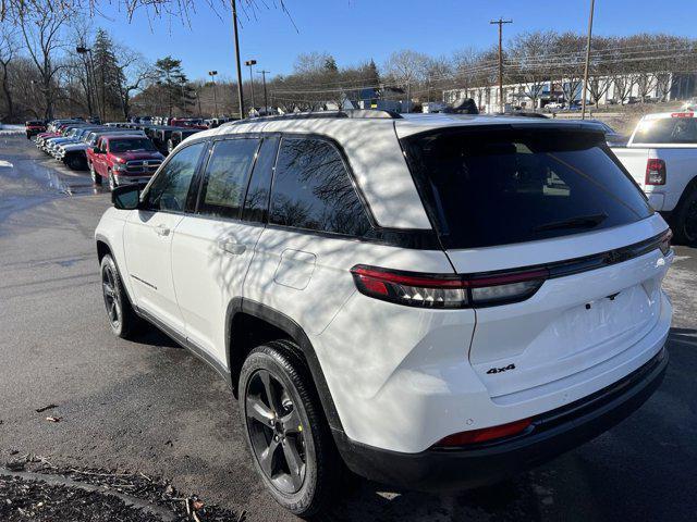 new 2025 Jeep Grand Cherokee car, priced at $43,080