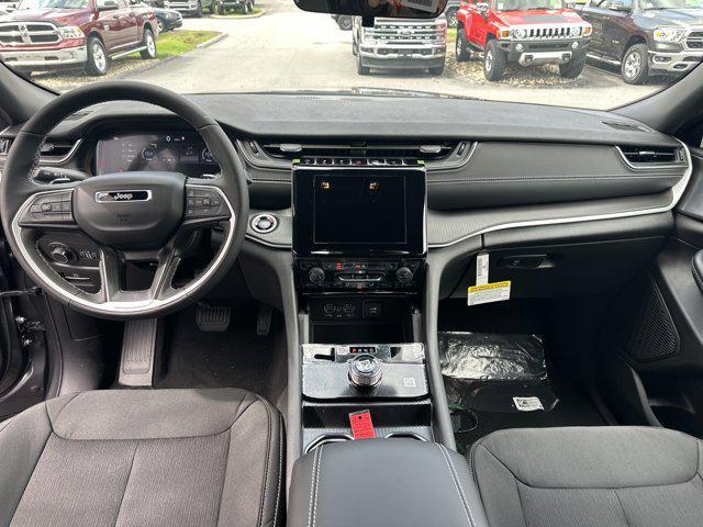 new 2025 Jeep Grand Cherokee car, priced at $42,165