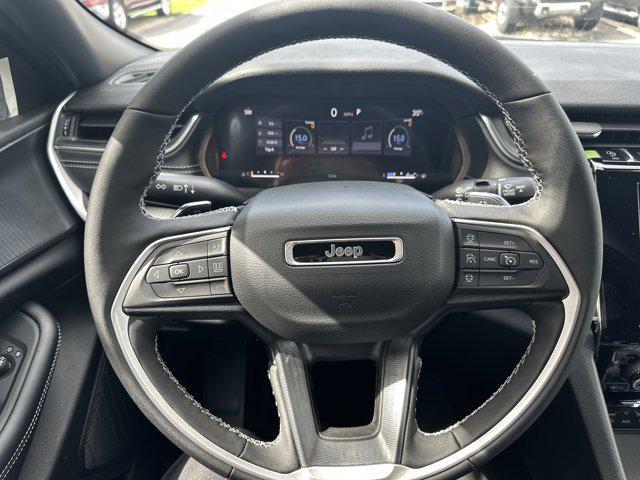 new 2025 Jeep Grand Cherokee car, priced at $42,165
