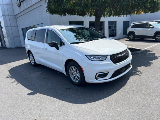 new 2024 Chrysler Pacifica car, priced at $38,195