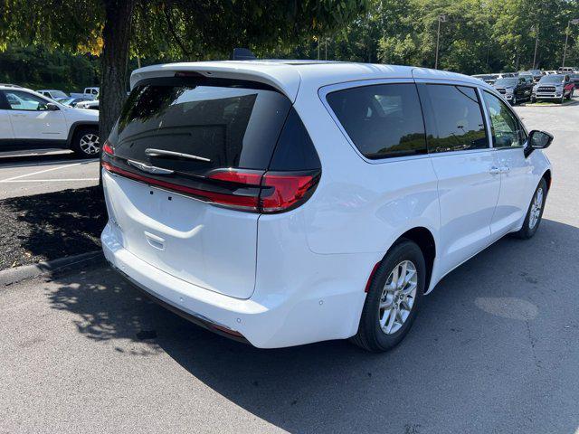 new 2024 Chrysler Pacifica car, priced at $38,195