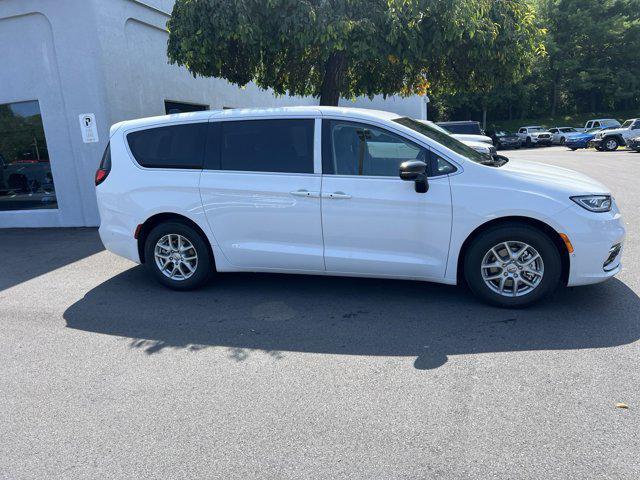 new 2024 Chrysler Pacifica car, priced at $38,195