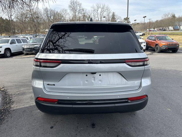 new 2025 Jeep Grand Cherokee car, priced at $45,375
