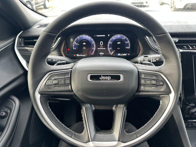 new 2025 Jeep Grand Cherokee car, priced at $45,375