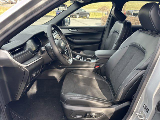 new 2025 Jeep Grand Cherokee car, priced at $45,375