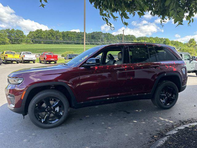 new 2024 Jeep Grand Cherokee car, priced at $42,675