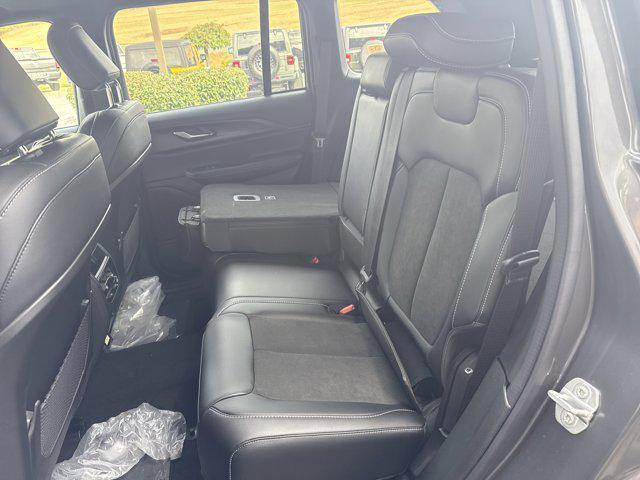 new 2025 Jeep Grand Cherokee car, priced at $45,870