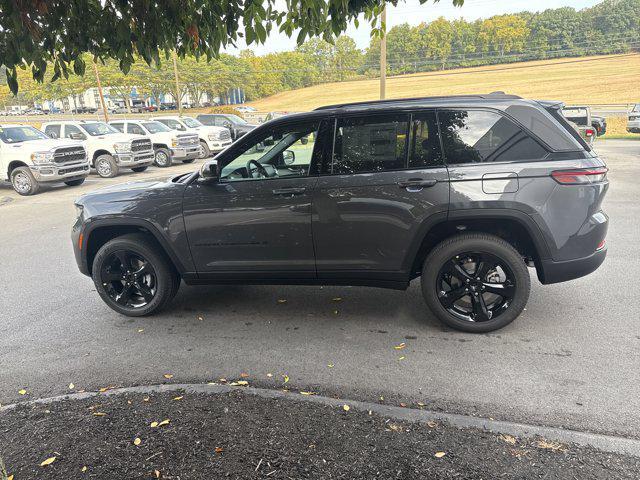 new 2025 Jeep Grand Cherokee car, priced at $45,870
