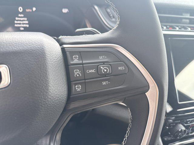 new 2025 Jeep Grand Cherokee car, priced at $45,870