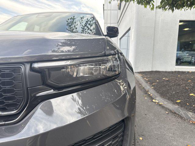 new 2025 Jeep Grand Cherokee car, priced at $45,870