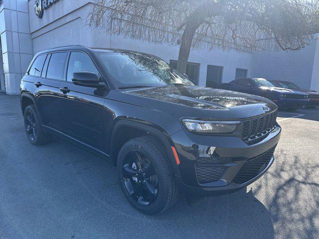 new 2025 Jeep Grand Cherokee car, priced at $44,670