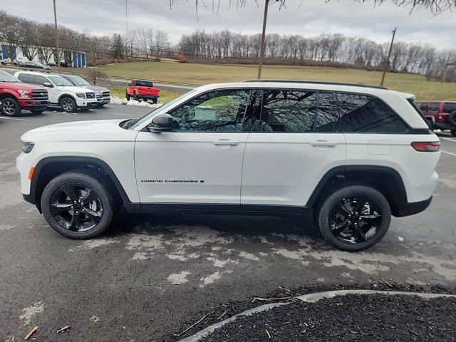 new 2025 Jeep Grand Cherokee car, priced at $43,080