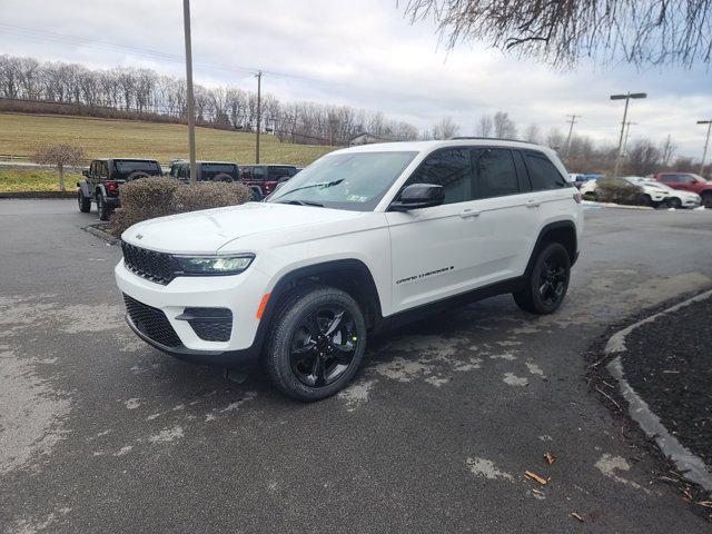 new 2025 Jeep Grand Cherokee car, priced at $43,080