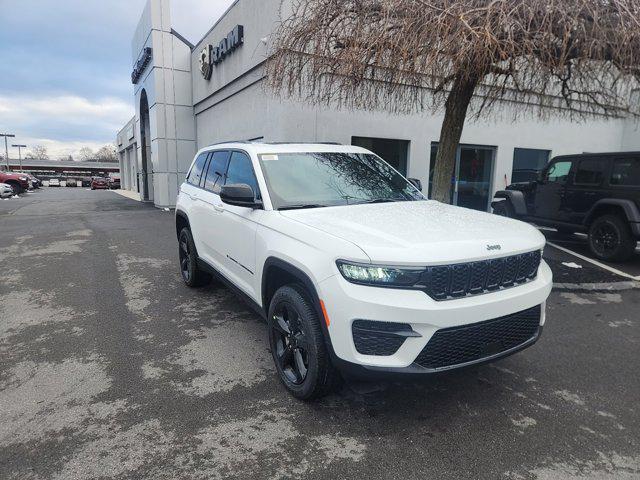 new 2025 Jeep Grand Cherokee car, priced at $43,080