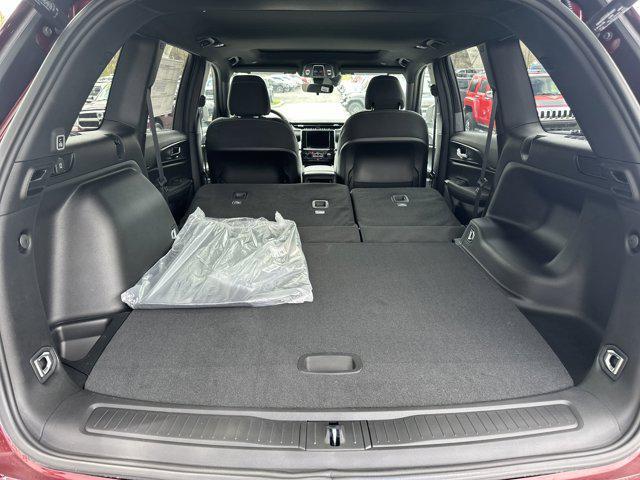 new 2025 Jeep Grand Cherokee car, priced at $42,165