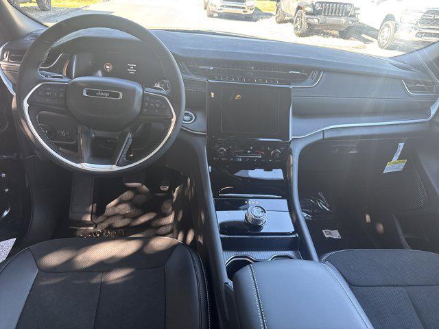 new 2025 Jeep Grand Cherokee L car, priced at $45,875