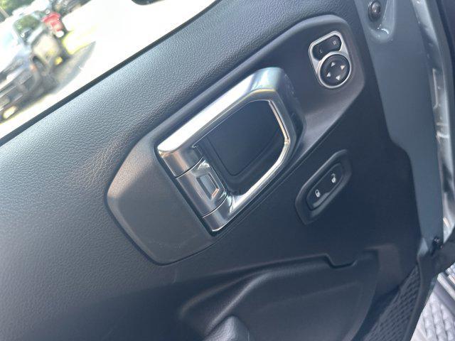 new 2025 Jeep Gladiator car, priced at $56,905