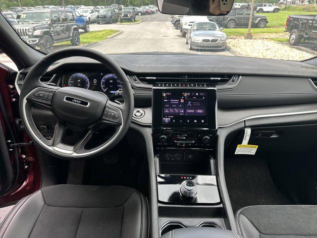 new 2025 Jeep Grand Cherokee car, priced at $48,175