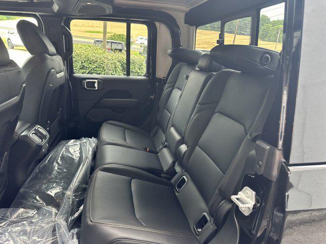 new 2025 Jeep Gladiator car, priced at $47,630