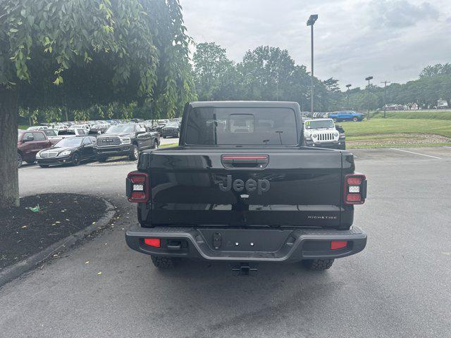new 2025 Jeep Gladiator car, priced at $47,630