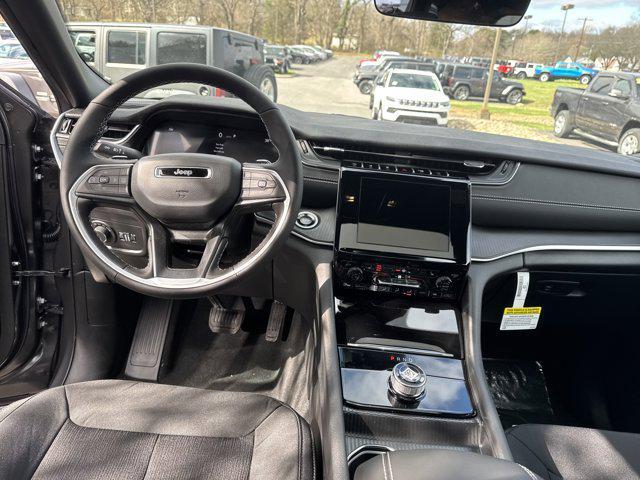 new 2025 Jeep Grand Cherokee car, priced at $41,170