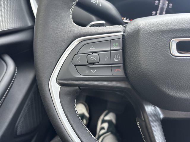 new 2025 Jeep Grand Cherokee car, priced at $40,170