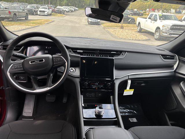 new 2025 Jeep Grand Cherokee car, priced at $40,170