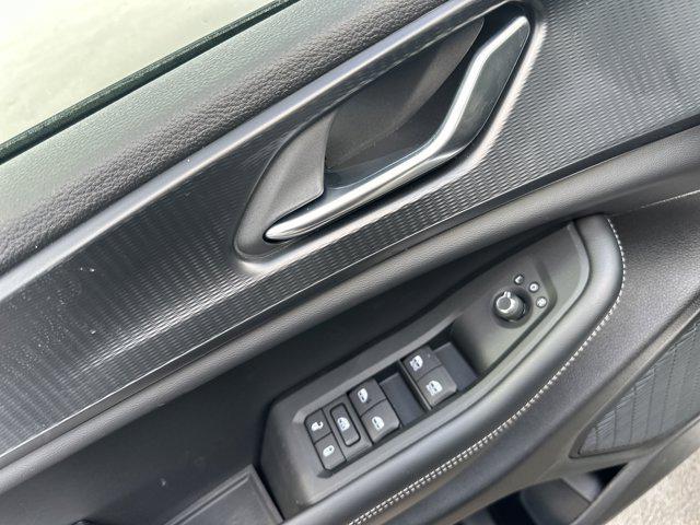 new 2025 Jeep Grand Cherokee car, priced at $40,570