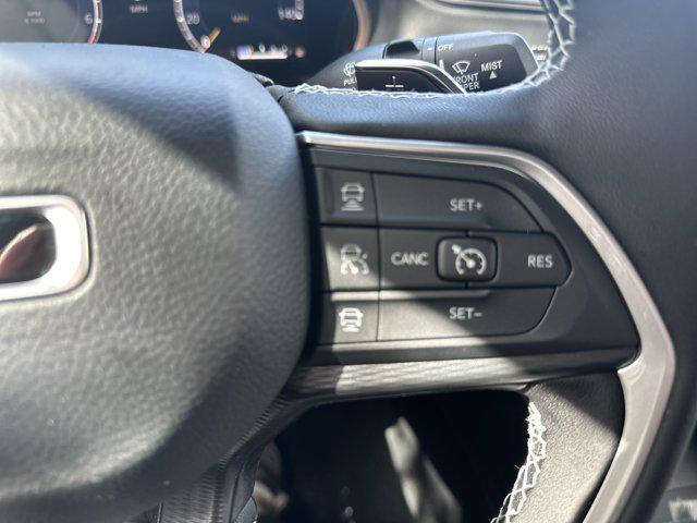 new 2025 Jeep Grand Cherokee car, priced at $41,570