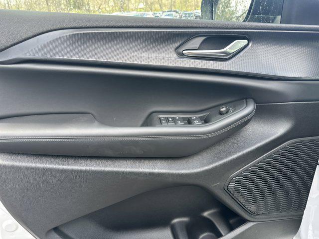 new 2025 Jeep Grand Cherokee car, priced at $40,570