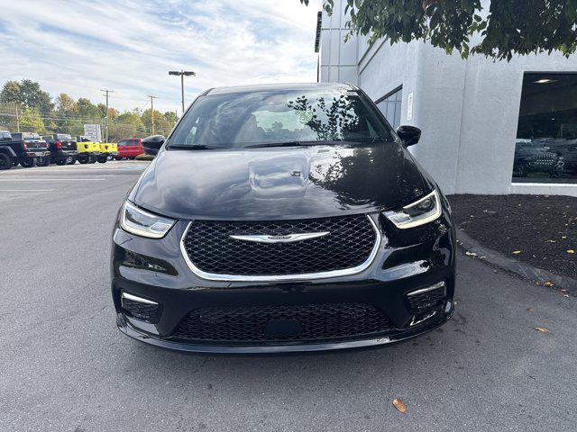 new 2026 Chrysler Pacifica car, priced at $46,415