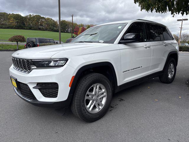 new 2025 Jeep Grand Cherokee car, priced at $40,120
