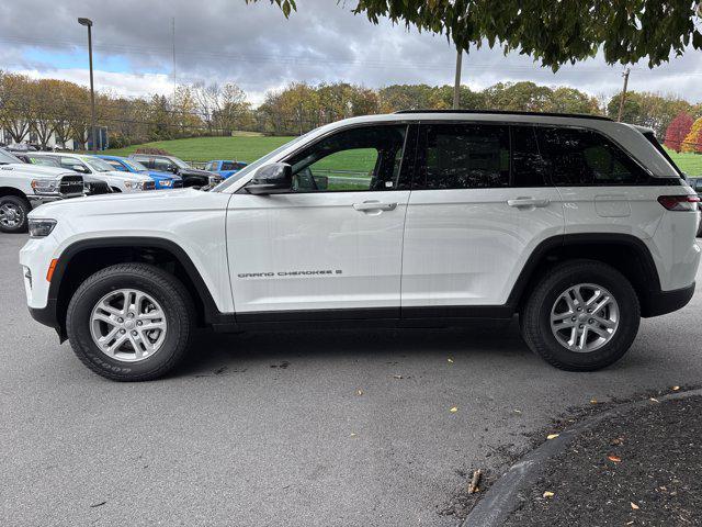new 2025 Jeep Grand Cherokee car, priced at $40,120