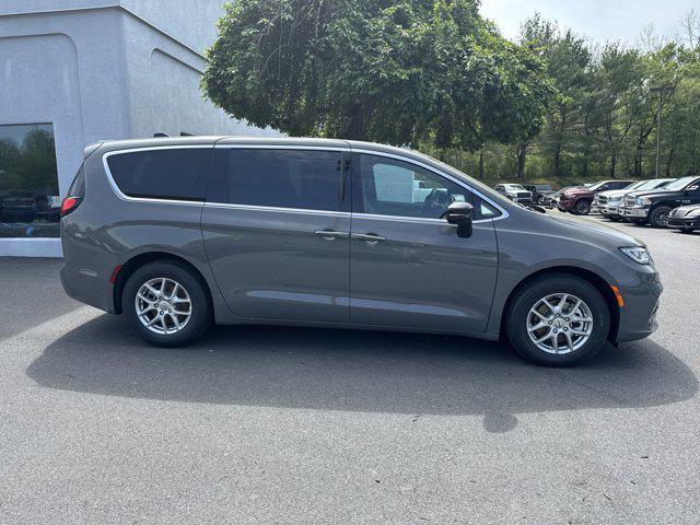 new 2025 Chrysler Pacifica car, priced at $41,420