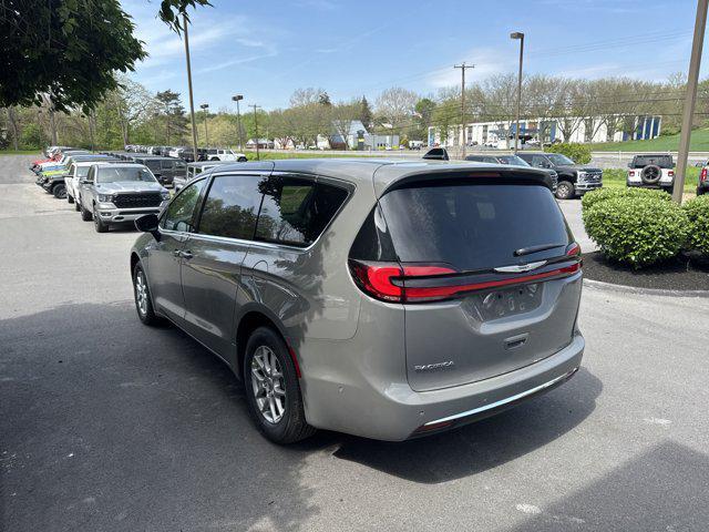 new 2025 Chrysler Pacifica car, priced at $41,420