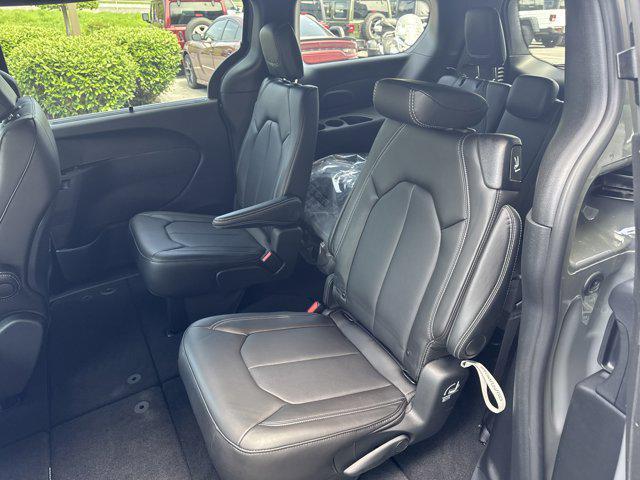 new 2025 Chrysler Pacifica car, priced at $41,420