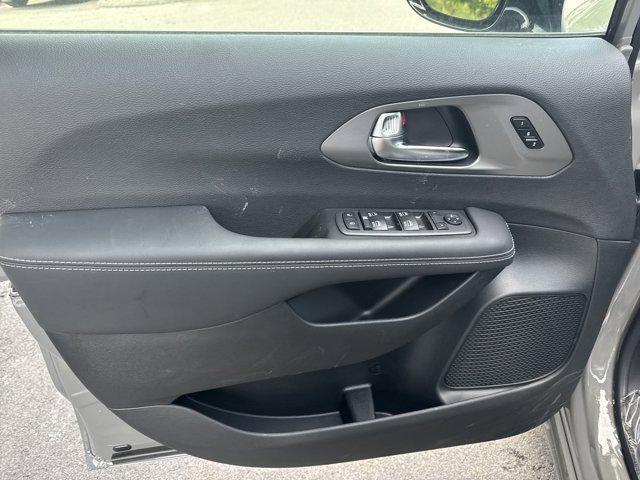 new 2025 Chrysler Pacifica car, priced at $41,420