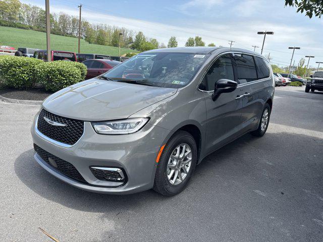 new 2025 Chrysler Pacifica car, priced at $41,420