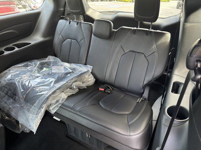 new 2025 Chrysler Pacifica car, priced at $41,420