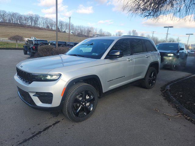 new 2025 Jeep Grand Cherokee car, priced at $43,675