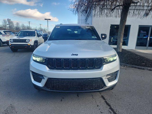 new 2025 Jeep Grand Cherokee car, priced at $43,675