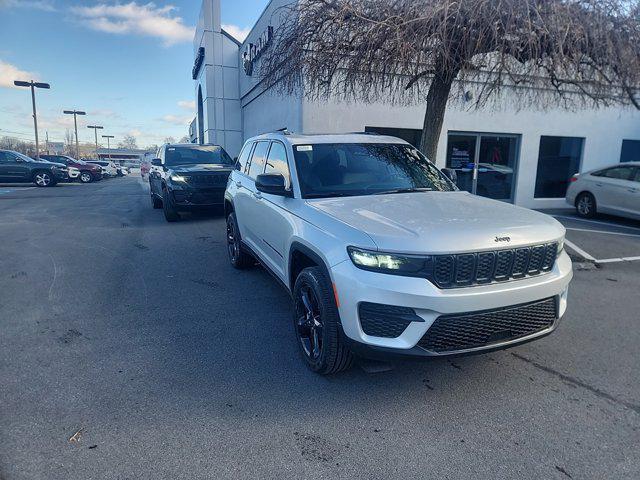 new 2025 Jeep Grand Cherokee car, priced at $43,675