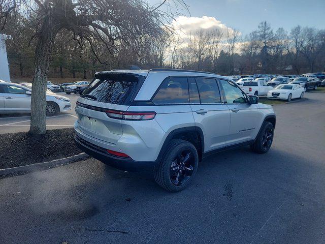 new 2025 Jeep Grand Cherokee car, priced at $43,675