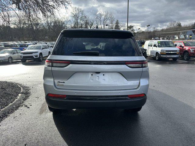 new 2024 Jeep Grand Cherokee car, priced at $41,675